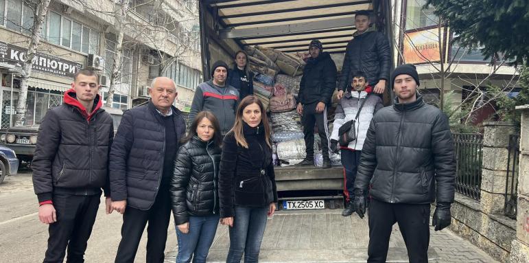Трагедията в Турция! ДПС в Добрич събра 3 тона помощи за бедстващите
